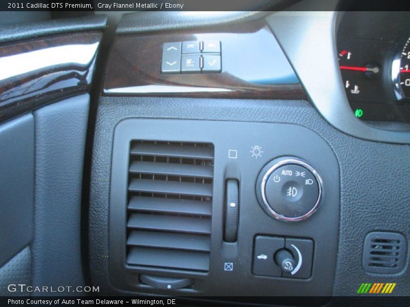 Gray Flannel Metallic / Ebony 2011 Cadillac DTS Premium