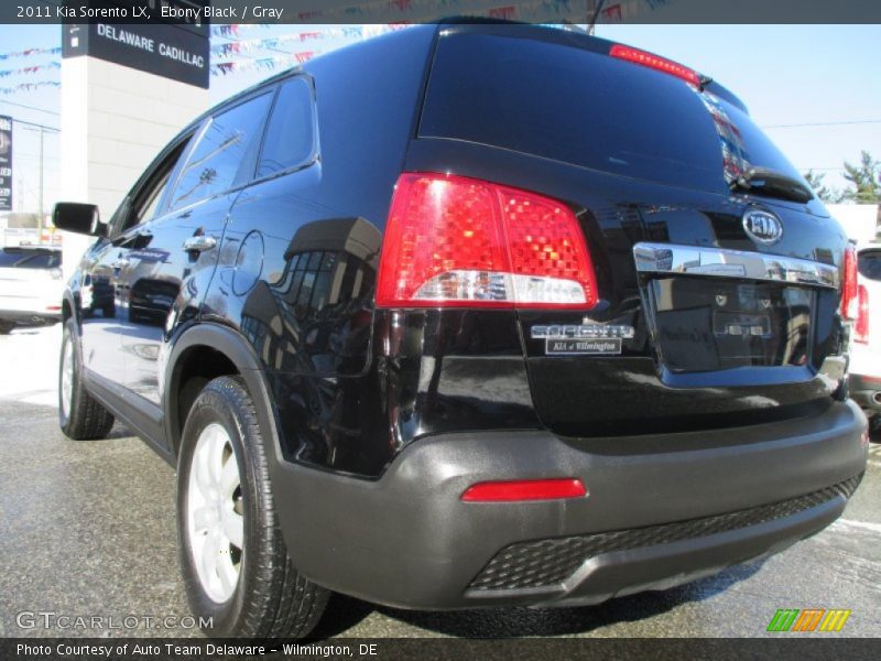 Ebony Black / Gray 2011 Kia Sorento LX
