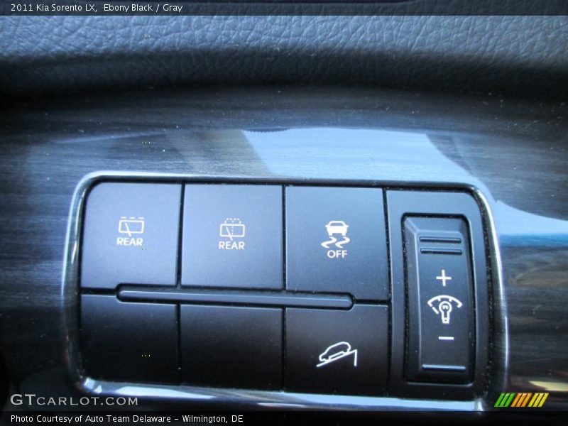 Ebony Black / Gray 2011 Kia Sorento LX