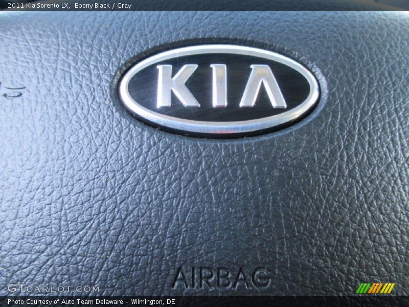 Ebony Black / Gray 2011 Kia Sorento LX