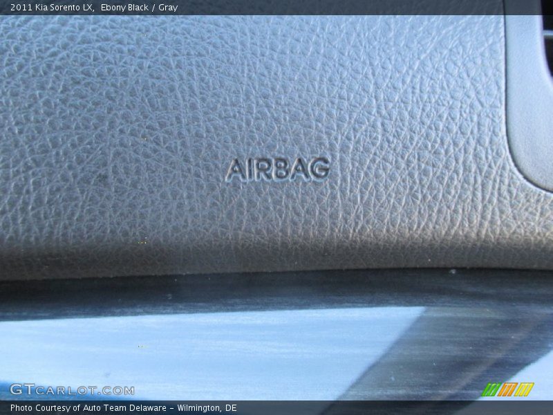 Ebony Black / Gray 2011 Kia Sorento LX