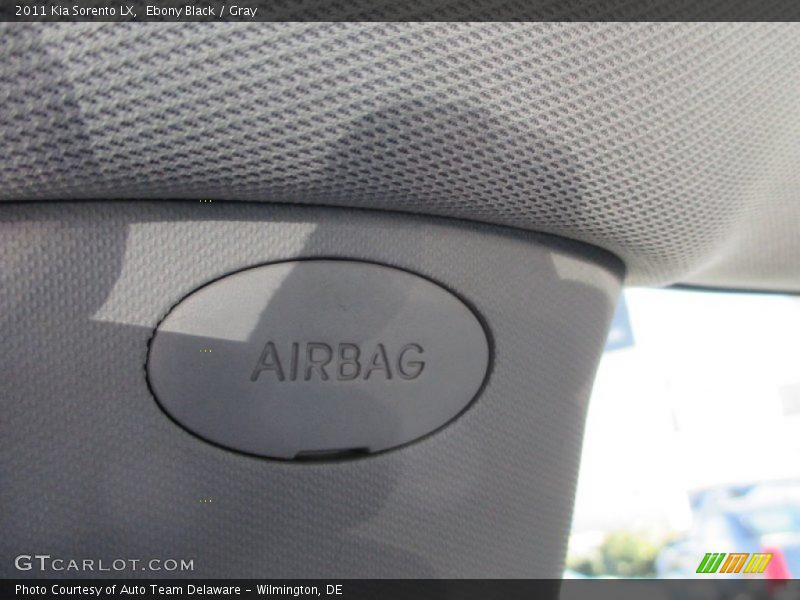 Ebony Black / Gray 2011 Kia Sorento LX