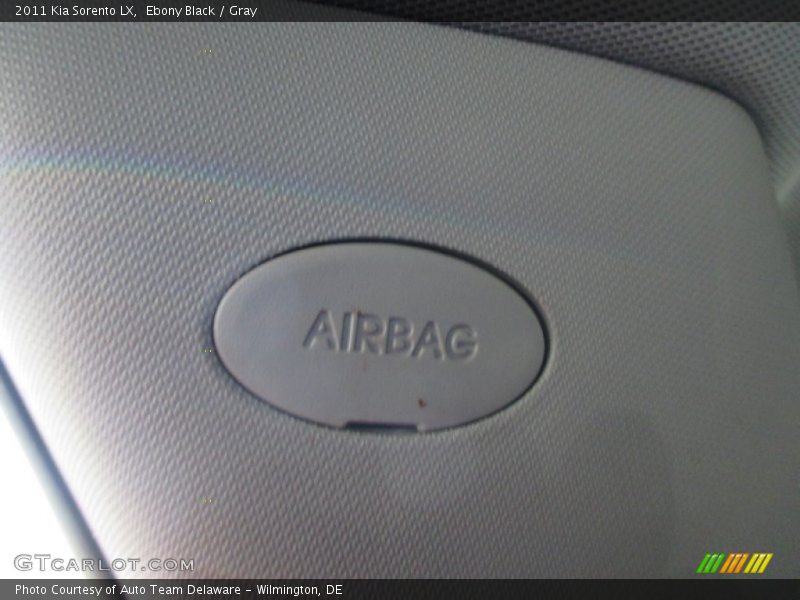 Ebony Black / Gray 2011 Kia Sorento LX