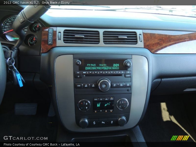 Onyx Black / Ebony 2013 GMC Yukon XL SLT