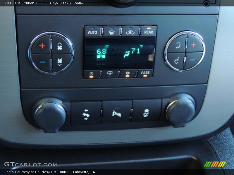 Onyx Black / Ebony 2013 GMC Yukon XL SLT