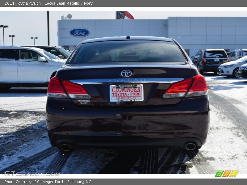 Cocoa Bean Metallic / Ivory 2011 Toyota Avalon