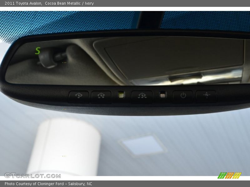 Cocoa Bean Metallic / Ivory 2011 Toyota Avalon