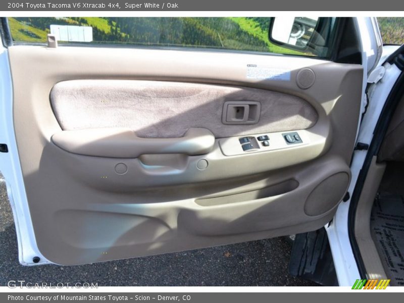 Super White / Oak 2004 Toyota Tacoma V6 Xtracab 4x4