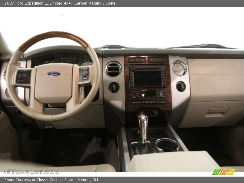 Dashboard of 2007 Expedition EL Limited 4x4