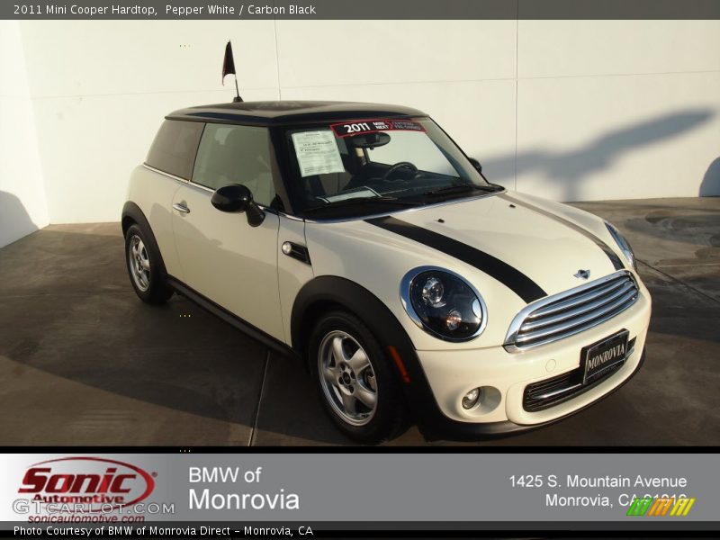 Pepper White / Carbon Black 2011 Mini Cooper Hardtop