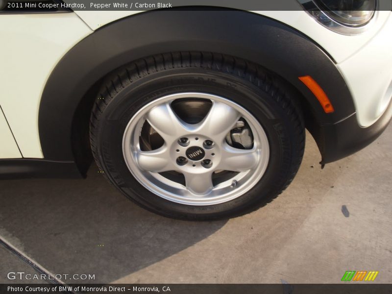 Pepper White / Carbon Black 2011 Mini Cooper Hardtop