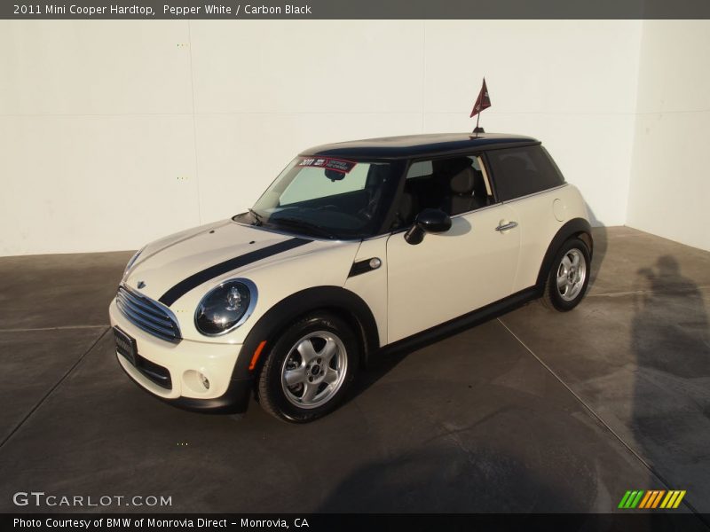 Pepper White / Carbon Black 2011 Mini Cooper Hardtop