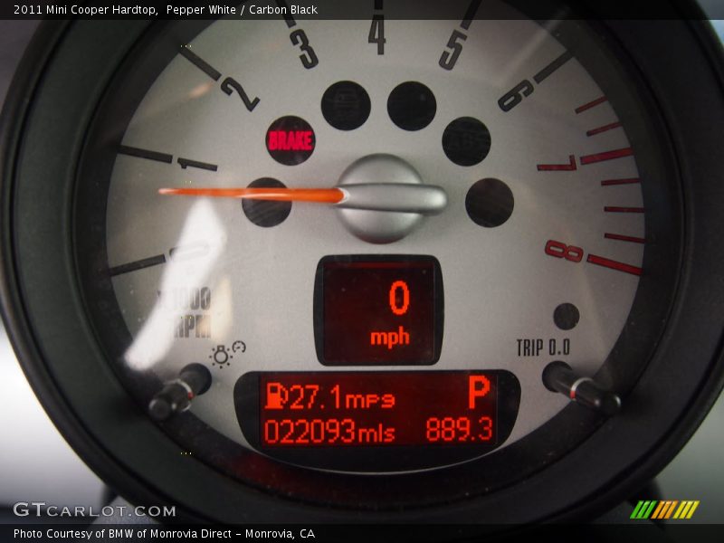 Pepper White / Carbon Black 2011 Mini Cooper Hardtop