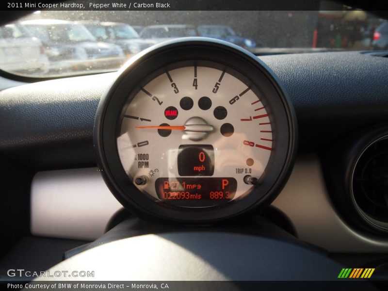 Pepper White / Carbon Black 2011 Mini Cooper Hardtop