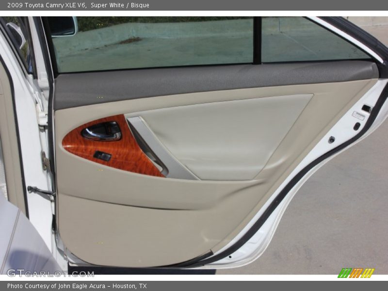 Super White / Bisque 2009 Toyota Camry XLE V6