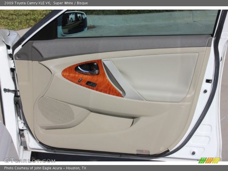 Super White / Bisque 2009 Toyota Camry XLE V6