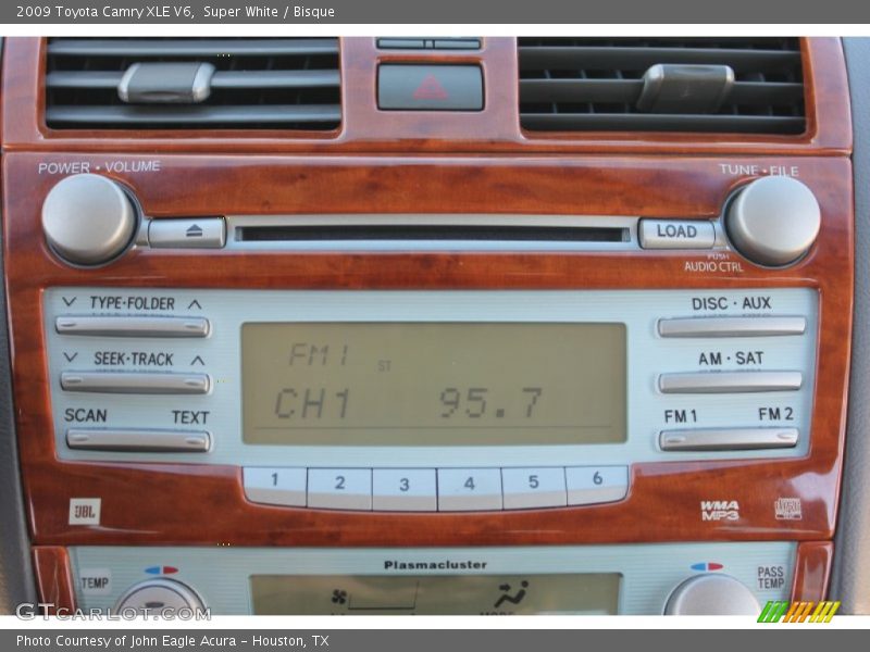 Super White / Bisque 2009 Toyota Camry XLE V6
