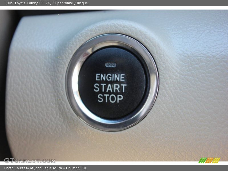 Super White / Bisque 2009 Toyota Camry XLE V6