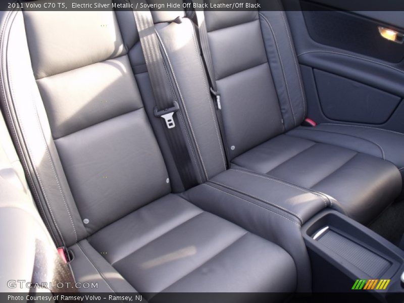 Electric Silver Metallic / Soverign Hide Off Black Leather/Off Black 2011 Volvo C70 T5