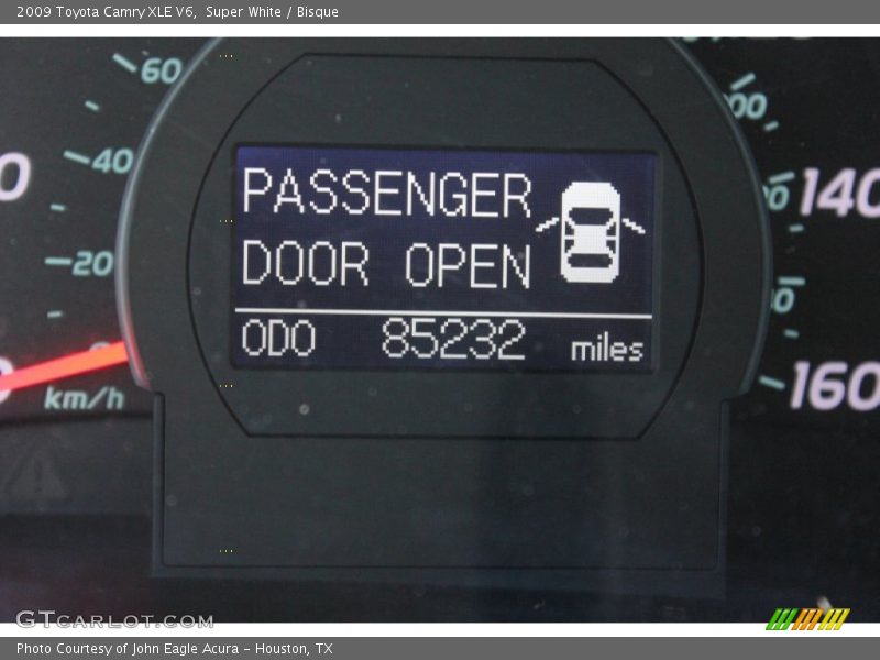 Super White / Bisque 2009 Toyota Camry XLE V6