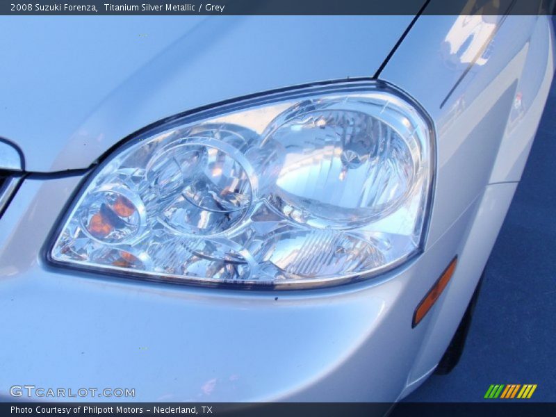 Titanium Silver Metallic / Grey 2008 Suzuki Forenza