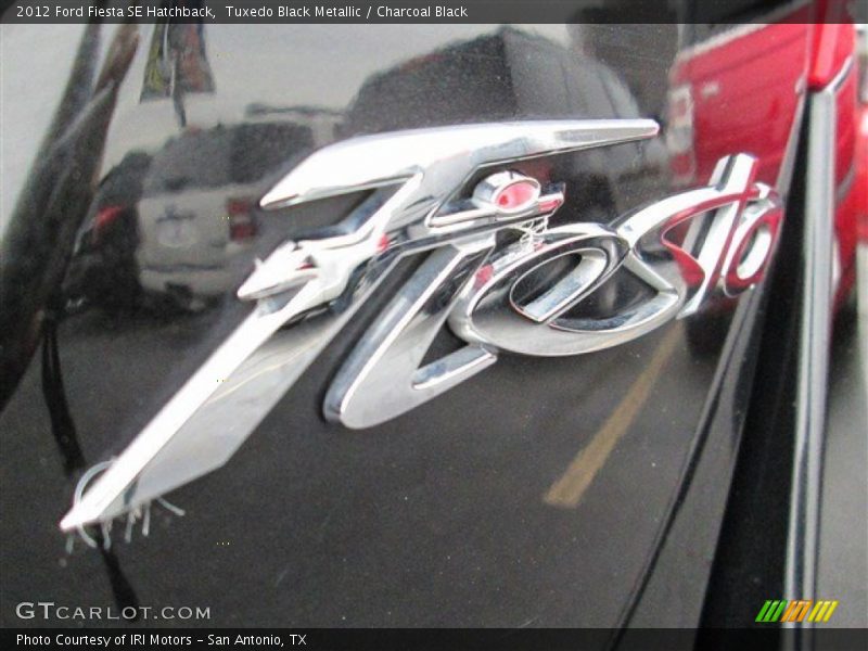Tuxedo Black Metallic / Charcoal Black 2012 Ford Fiesta SE Hatchback