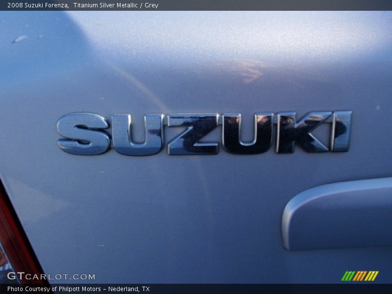 Titanium Silver Metallic / Grey 2008 Suzuki Forenza