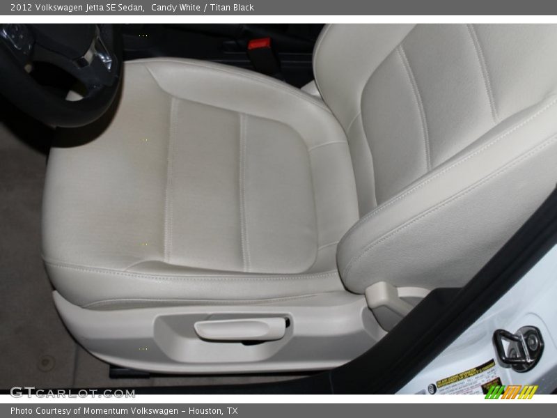 Candy White / Titan Black 2012 Volkswagen Jetta SE Sedan
