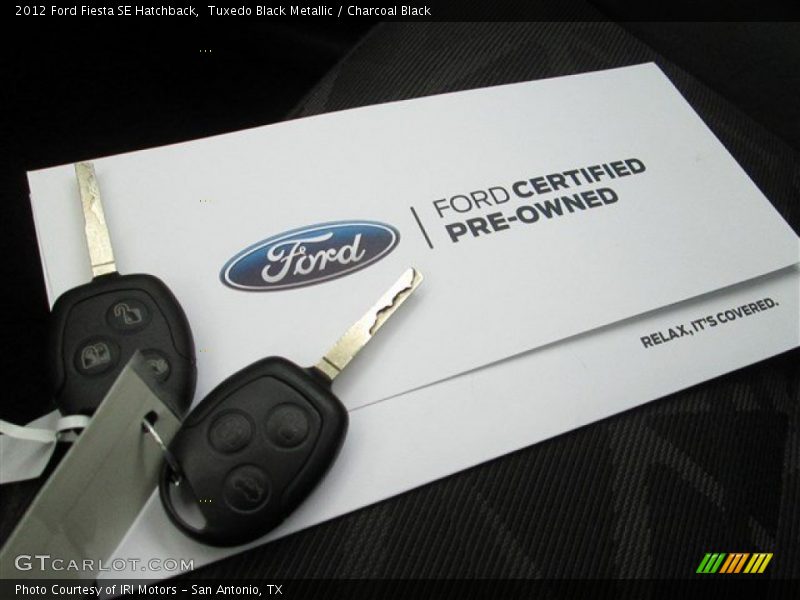 Tuxedo Black Metallic / Charcoal Black 2012 Ford Fiesta SE Hatchback