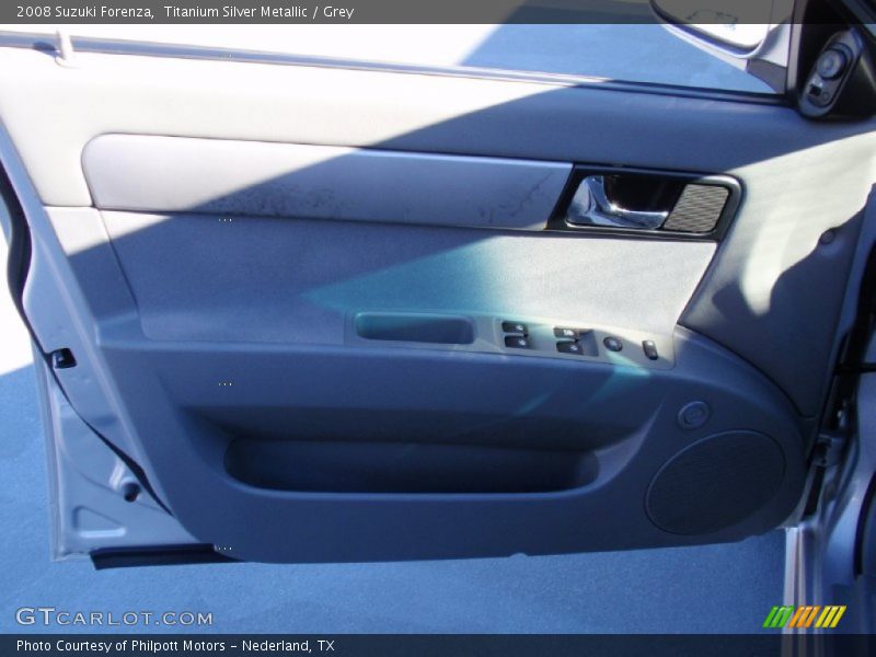 Titanium Silver Metallic / Grey 2008 Suzuki Forenza
