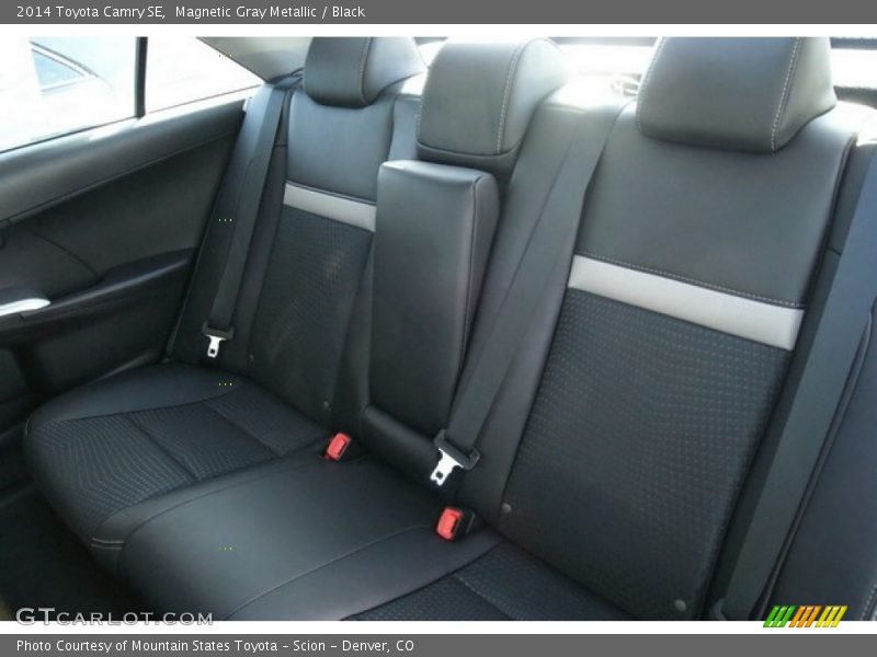 Magnetic Gray Metallic / Black 2014 Toyota Camry SE