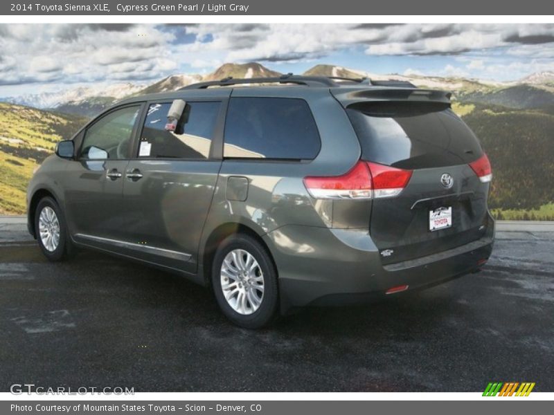 Cypress Green Pearl / Light Gray 2014 Toyota Sienna XLE