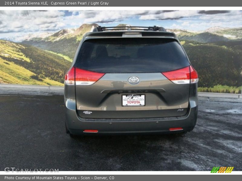 Cypress Green Pearl / Light Gray 2014 Toyota Sienna XLE