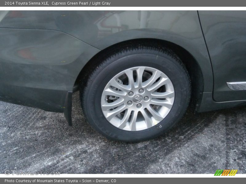 Cypress Green Pearl / Light Gray 2014 Toyota Sienna XLE