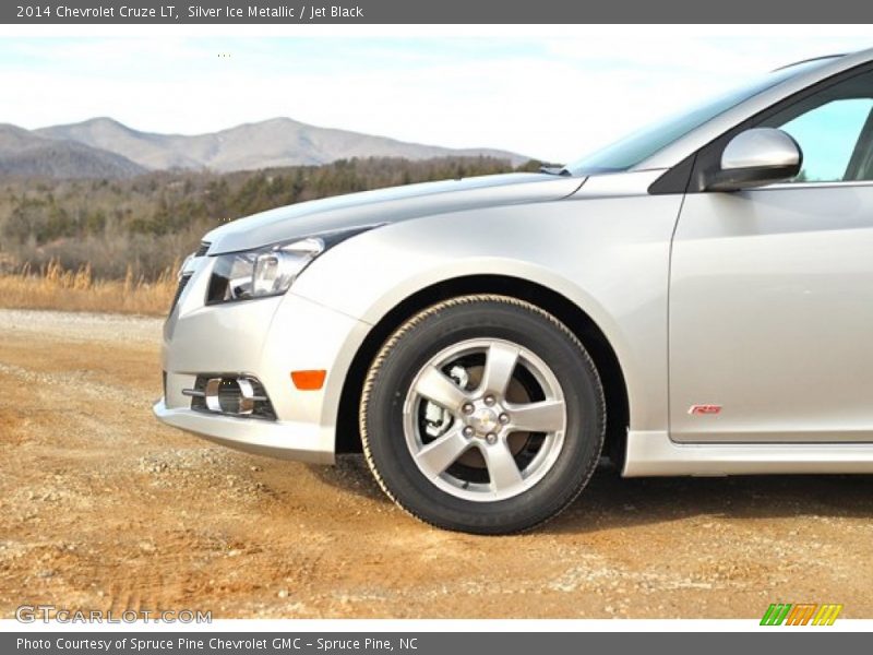 Silver Ice Metallic / Jet Black 2014 Chevrolet Cruze LT