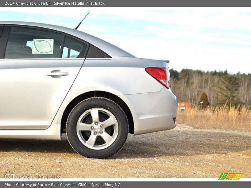 Silver Ice Metallic / Jet Black 2014 Chevrolet Cruze LT