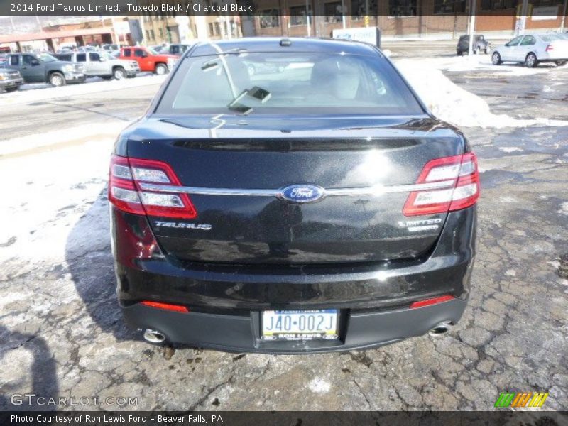 Tuxedo Black / Charcoal Black 2014 Ford Taurus Limited