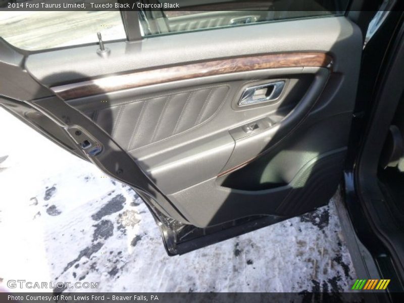 Tuxedo Black / Charcoal Black 2014 Ford Taurus Limited
