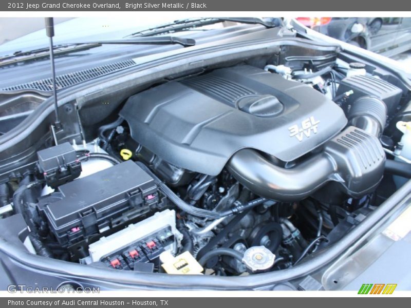 Bright Silver Metallic / Black 2012 Jeep Grand Cherokee Overland