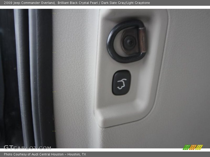 Brilliant Black Crystal Pearl / Dark Slate Gray/Light Graystone 2009 Jeep Commander Overland