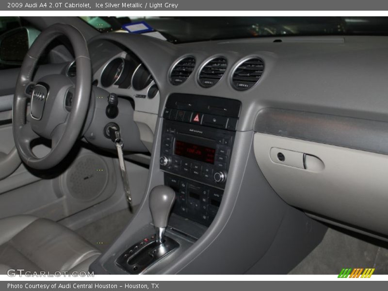 Ice Silver Metallic / Light Grey 2009 Audi A4 2.0T Cabriolet