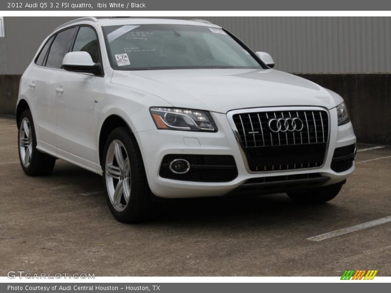 Ibis White / Black 2012 Audi Q5 3.2 FSI quattro