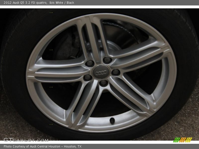Ibis White / Black 2012 Audi Q5 3.2 FSI quattro