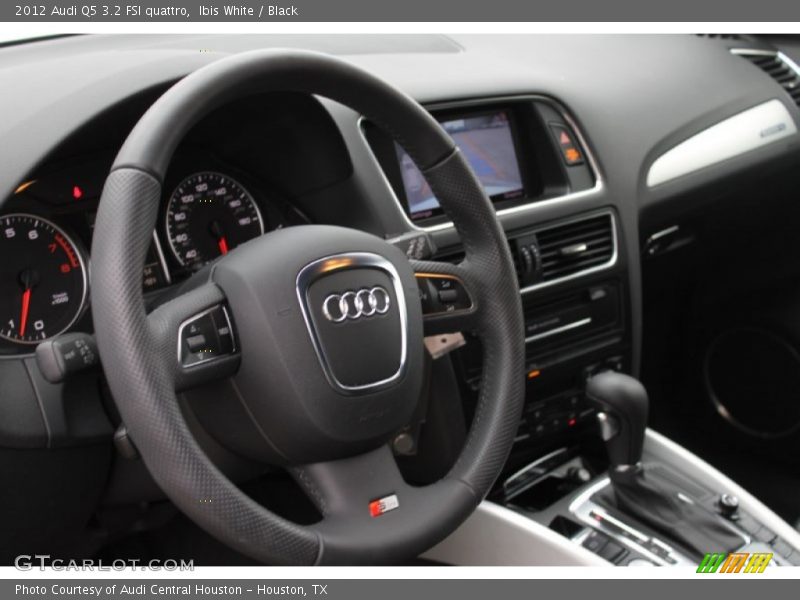 Ibis White / Black 2012 Audi Q5 3.2 FSI quattro