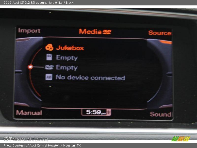 Ibis White / Black 2012 Audi Q5 3.2 FSI quattro