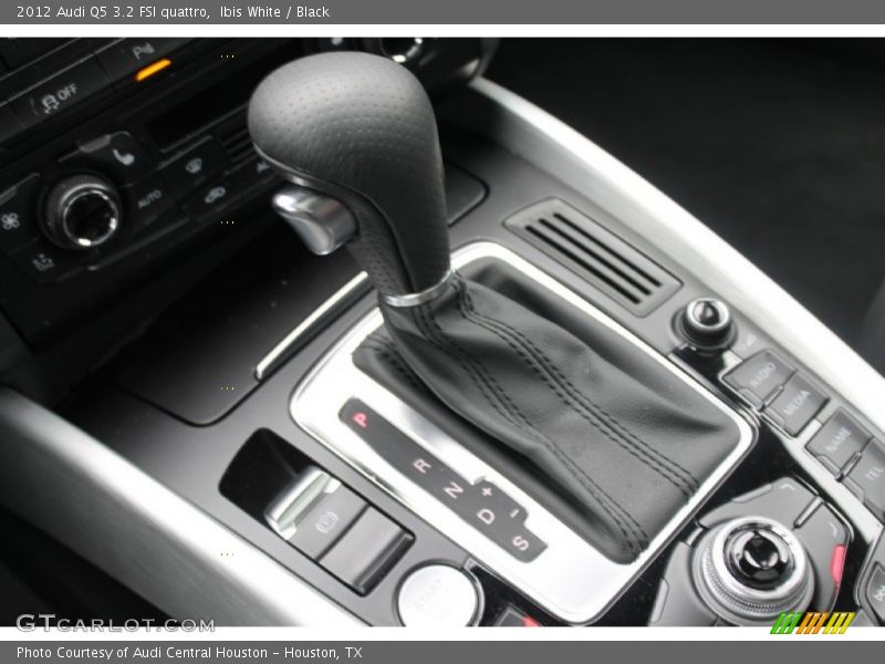 Ibis White / Black 2012 Audi Q5 3.2 FSI quattro