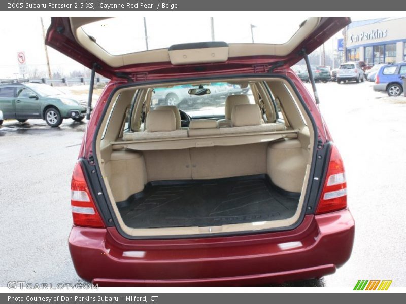 Cayenne Red Pearl / Beige 2005 Subaru Forester 2.5 XS