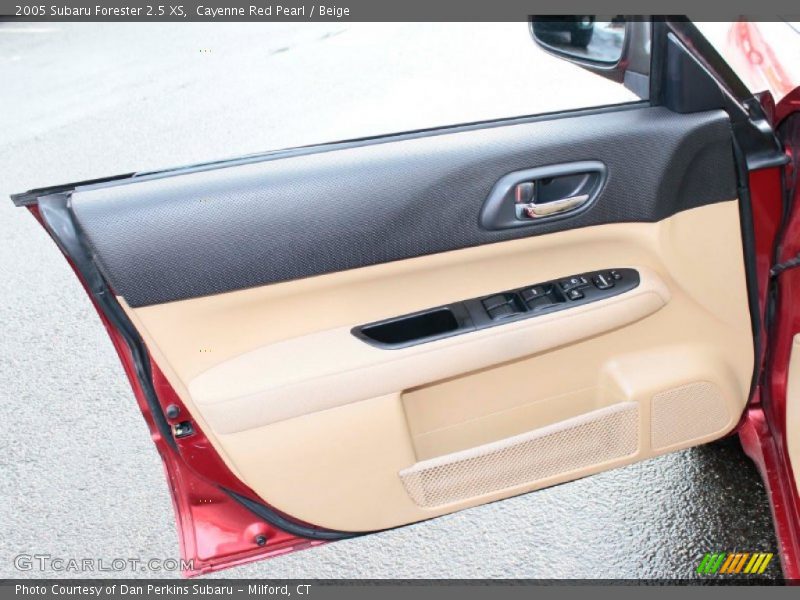 Cayenne Red Pearl / Beige 2005 Subaru Forester 2.5 XS