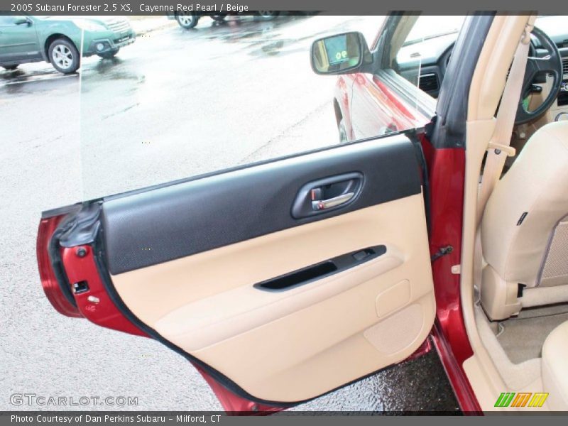 Cayenne Red Pearl / Beige 2005 Subaru Forester 2.5 XS