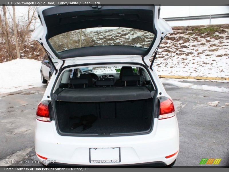 Candy White / Titan Black 2010 Volkswagen Golf 2 Door